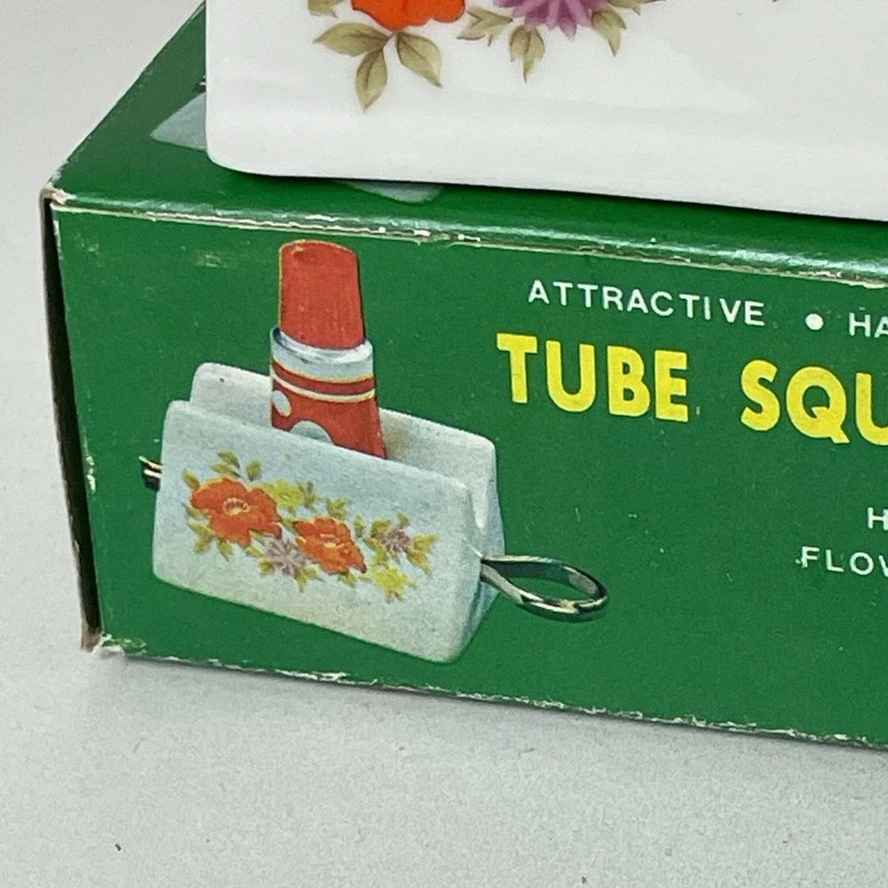 Vintage Ceramic Toothpaste Tube Squeezer Floral Roller Key New in Box